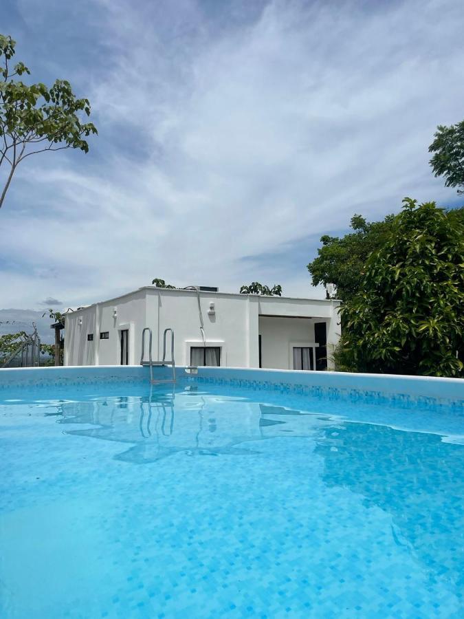 Cabana Campestre Con Piscina En La Hacienda Napoles Doradal Kültér fotó
